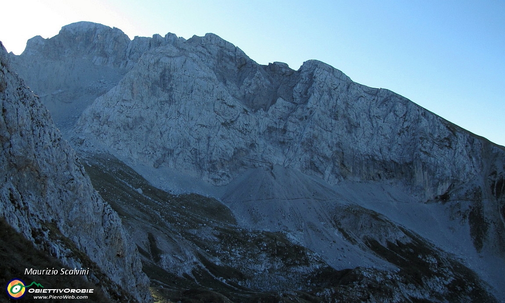 05 Ecco a sud l'Arera....JPG